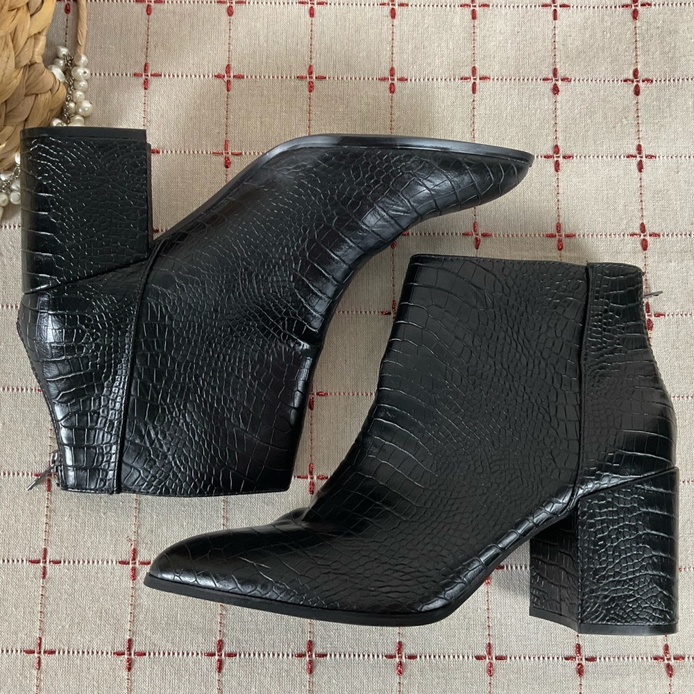 Steve Madden “Julianna” Black Croco Embossed Ankle Boots Size 10 Bootie - Picture 6 of 7